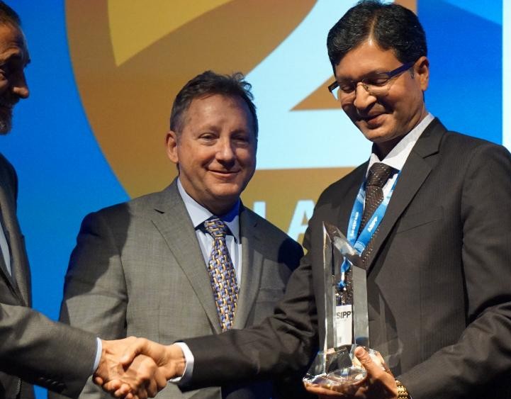 Bradford anaesthetist receives prestigious American award