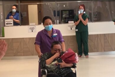 Senior nurse is clapped home by colleagues after beating Covid-19